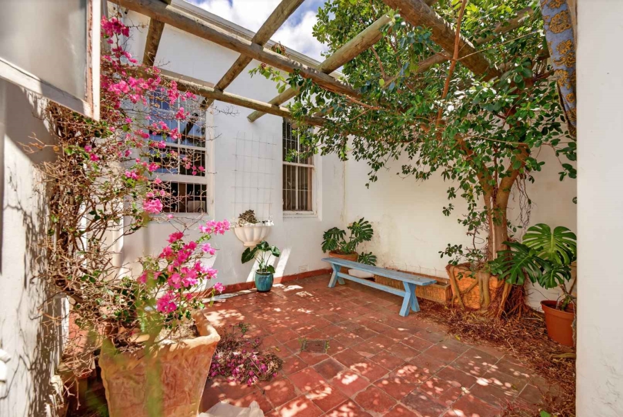 3 Bedroom Property for Sale in Oranjezicht Western Cape